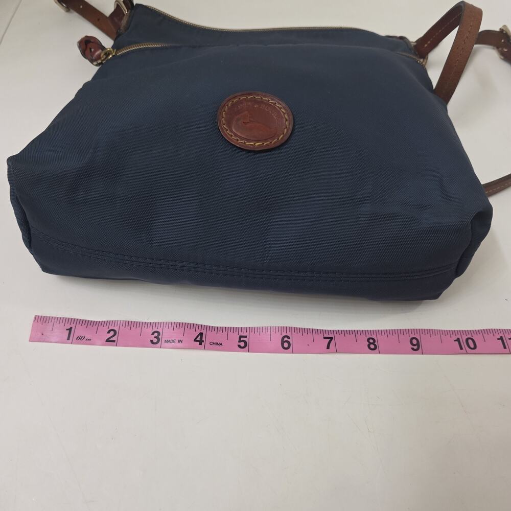 Dooney & Bourke Wayfarer Navy Nylon Duck Logo Crossbody Bag Tan Leather Coastal - Picture 15 of 16